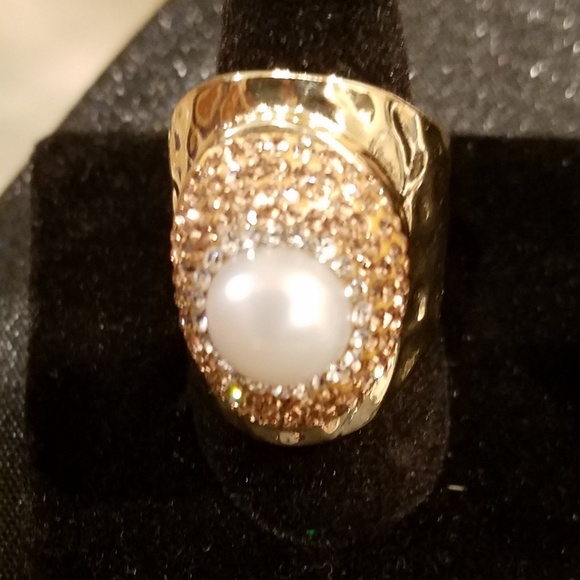 Gold ring - Picture 1 of 1